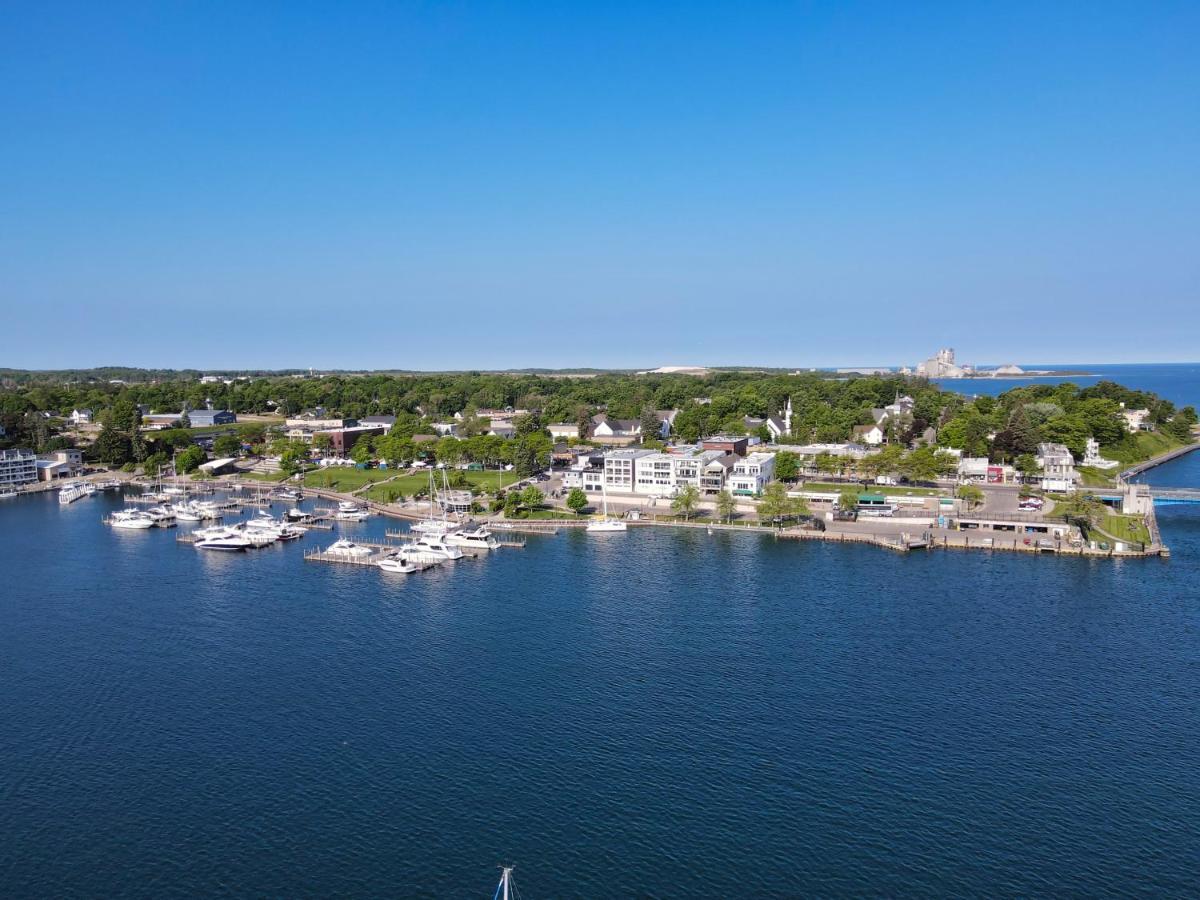228 Edgewater Inn Charlevoix Exteriér fotografie